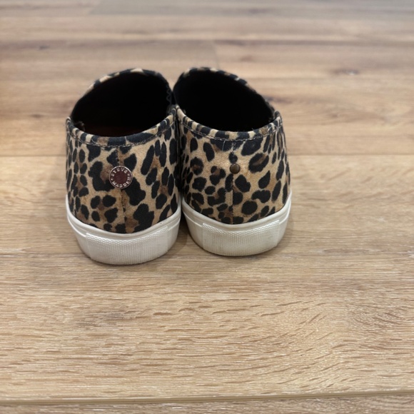 STEVE MADDEN Leopard Safari (Safary) Animal Print Slip-On Boat Shoes - Size 8M - Picture 4 of 11